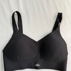 ALO Yoga Classic Black Sports Bra